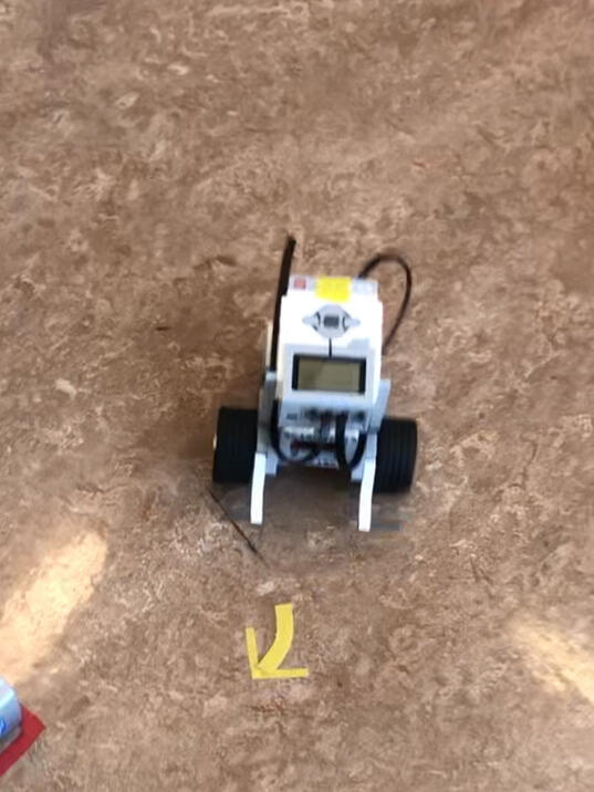 robot going around obstacle course